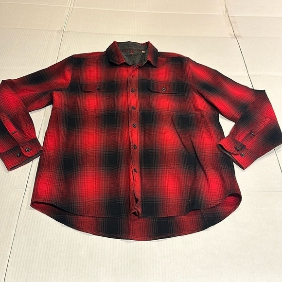 Woolrich plaid black and red button down t shirt w 2 front pockets 100% cotton - Picture 1 of 10